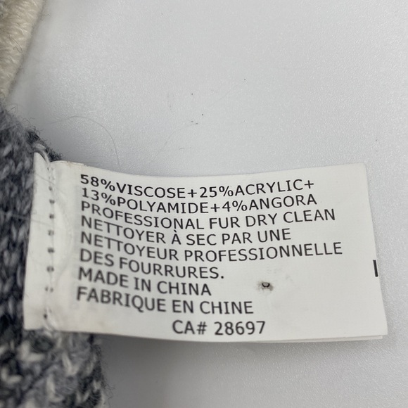 White Knit Hat Sparkle Sunglasses Fox Black and Grey Pom Pom - Picture 11 of 11